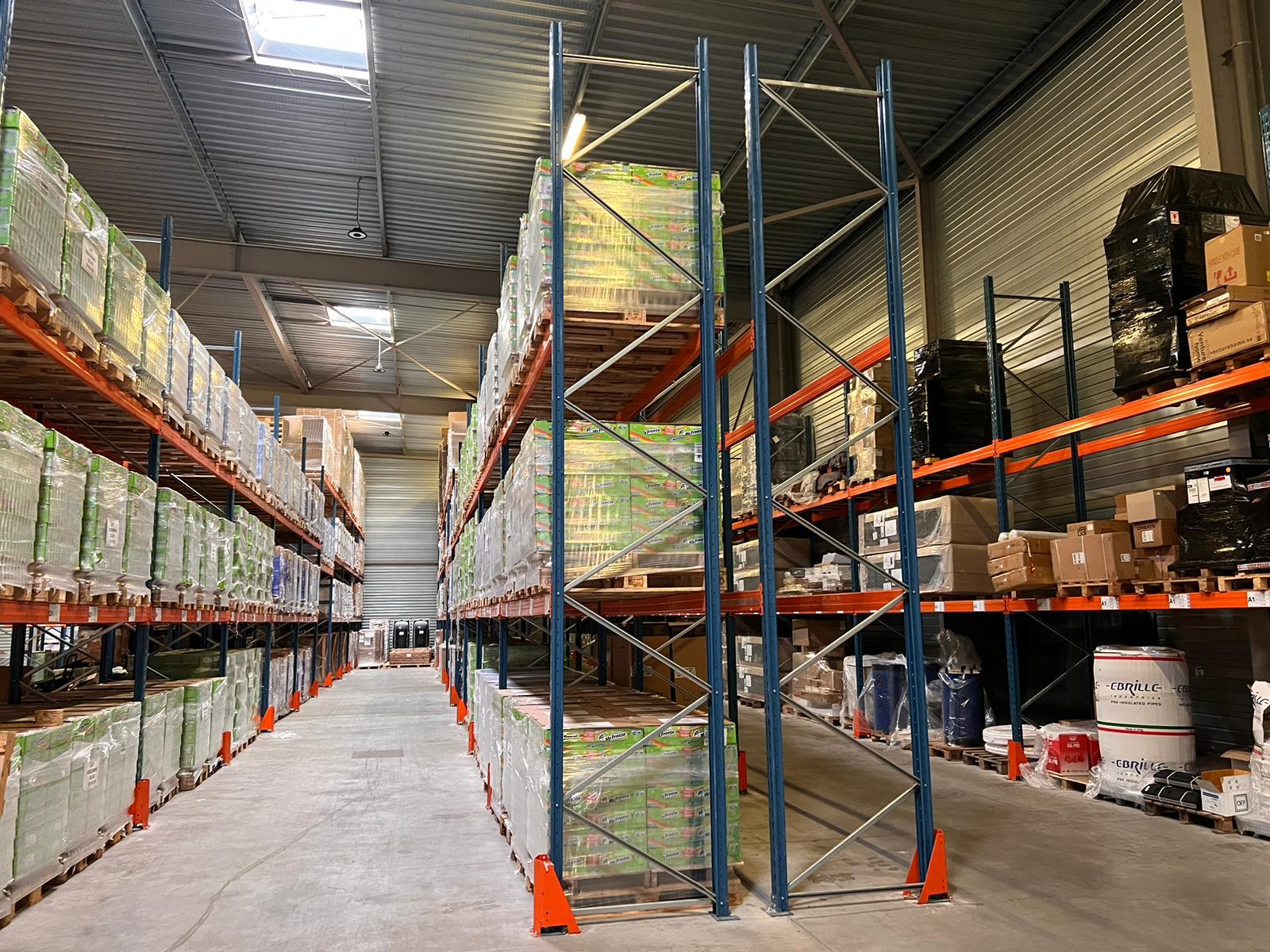Entrepôt logistique en Île-de-France pour stockage de palettes