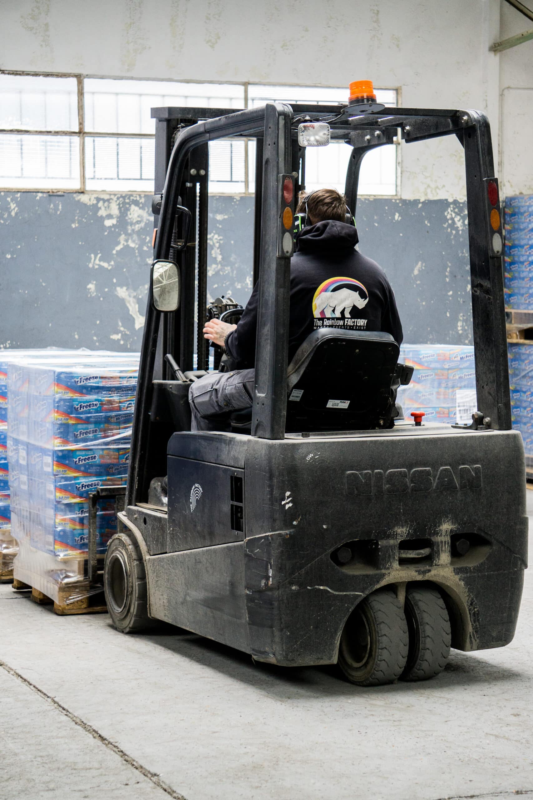 The Rainbow Factory zone logistique